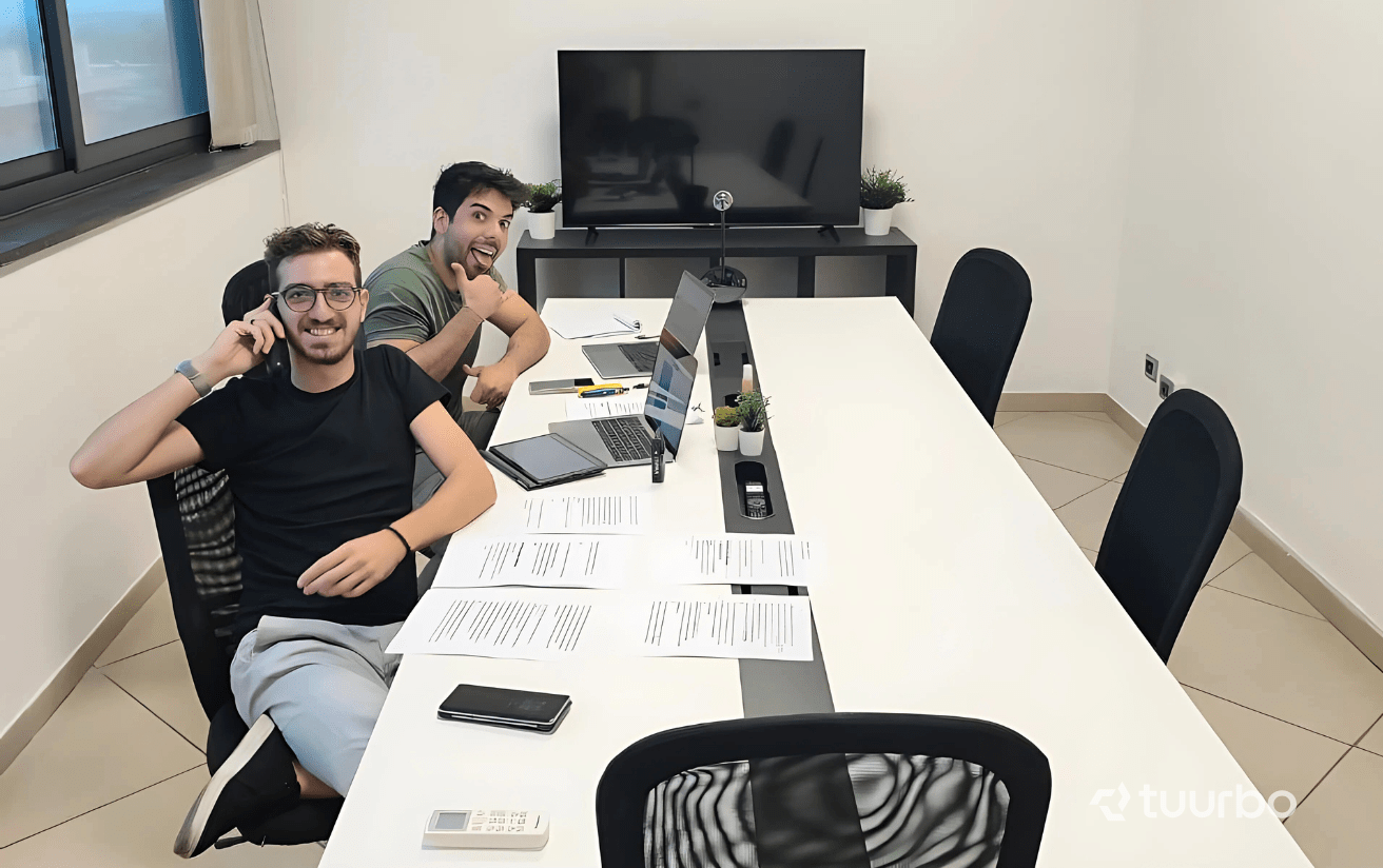 Tuurbo - sala meeting-min